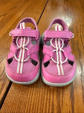 Columbia Pink Mesh Hook-and-Loop Kids Sandals